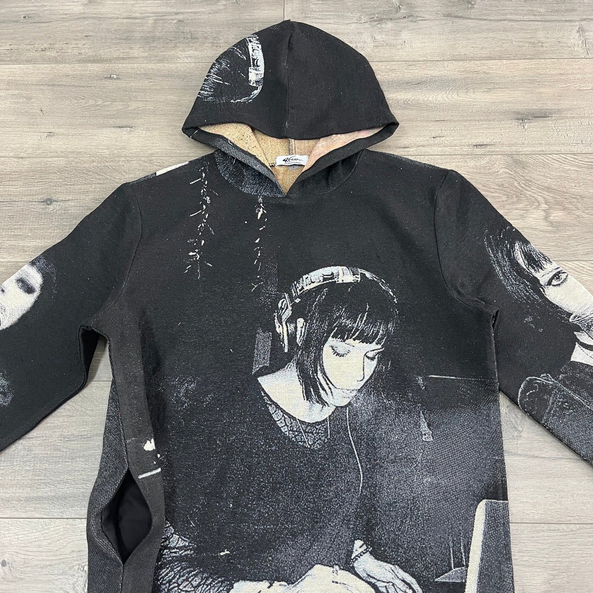 ALICE TAPESTRY HOODIE