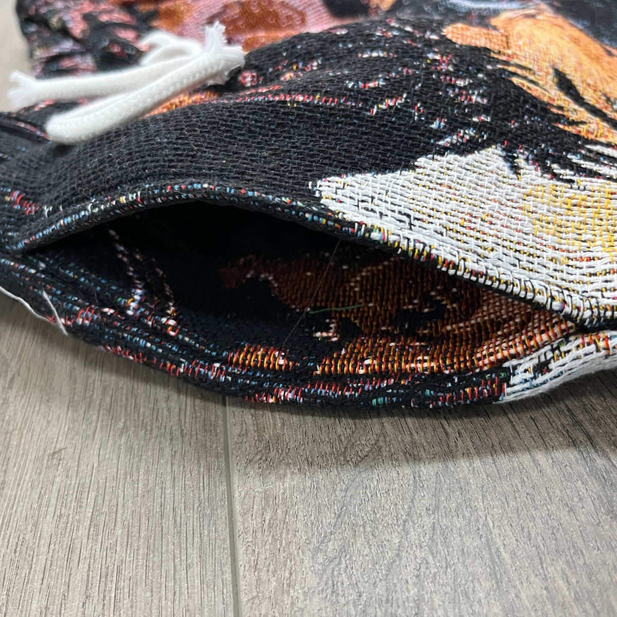 BERSERK TAPESTRY SHORTS