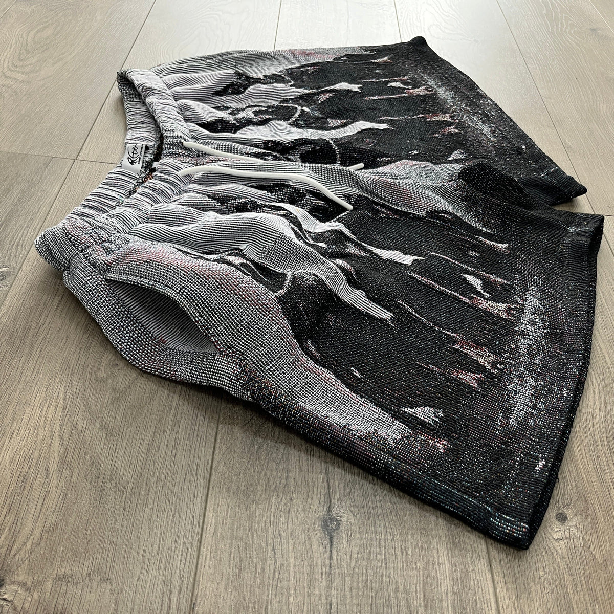 CERBERUS TAPESTRY SHORTS