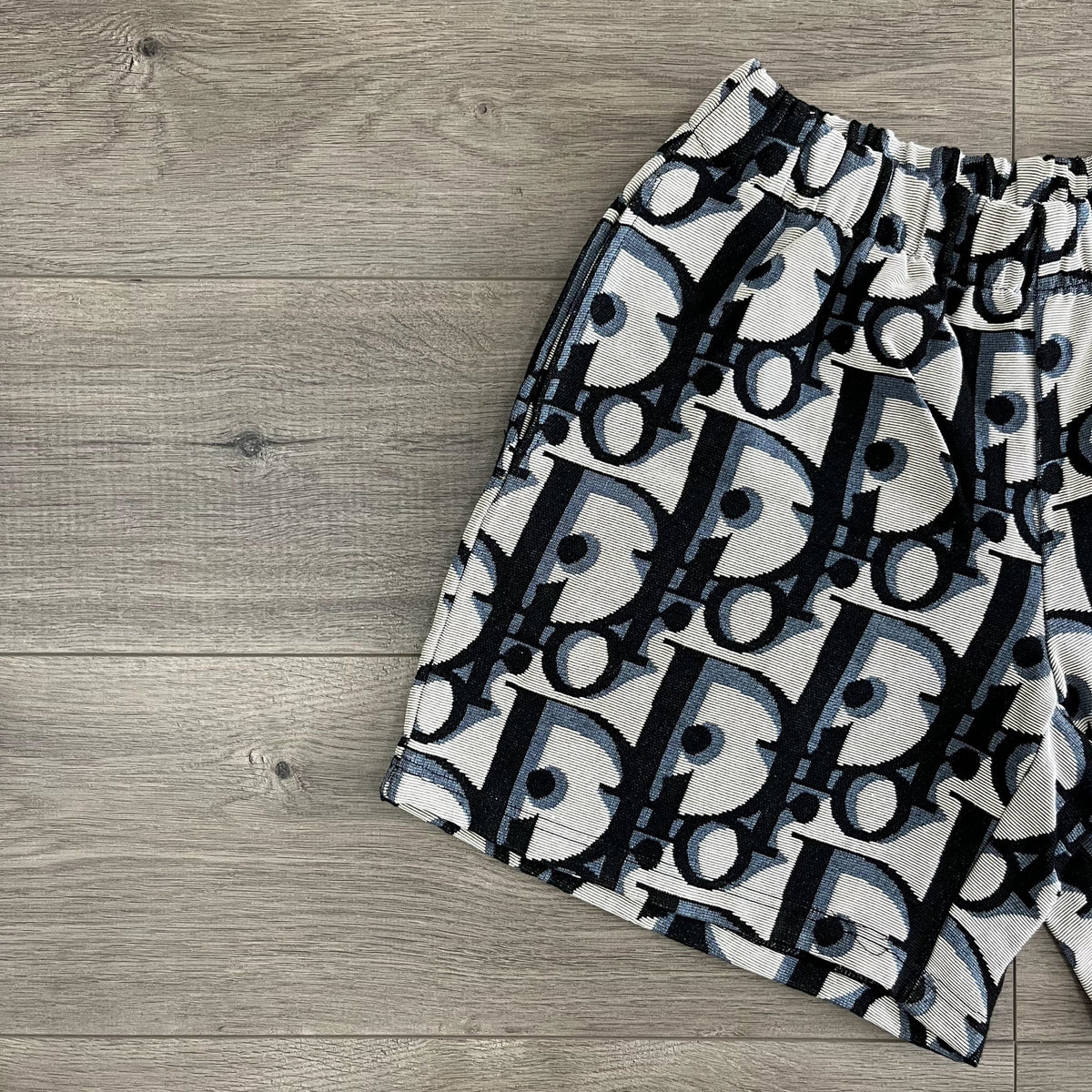 D TAPESTRY SHORTS
