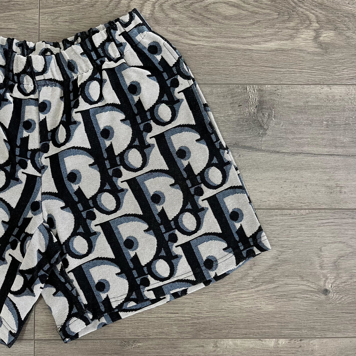 D TAPESTRY SHORTS