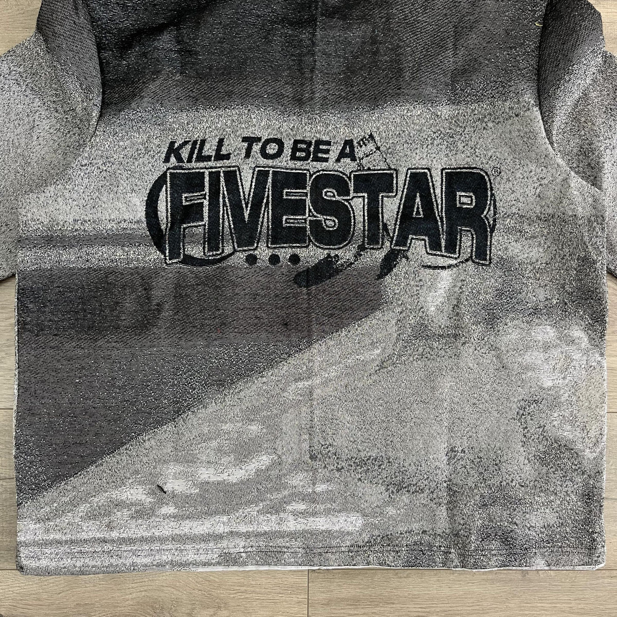 FIVESTARS TAPESTRY TEE