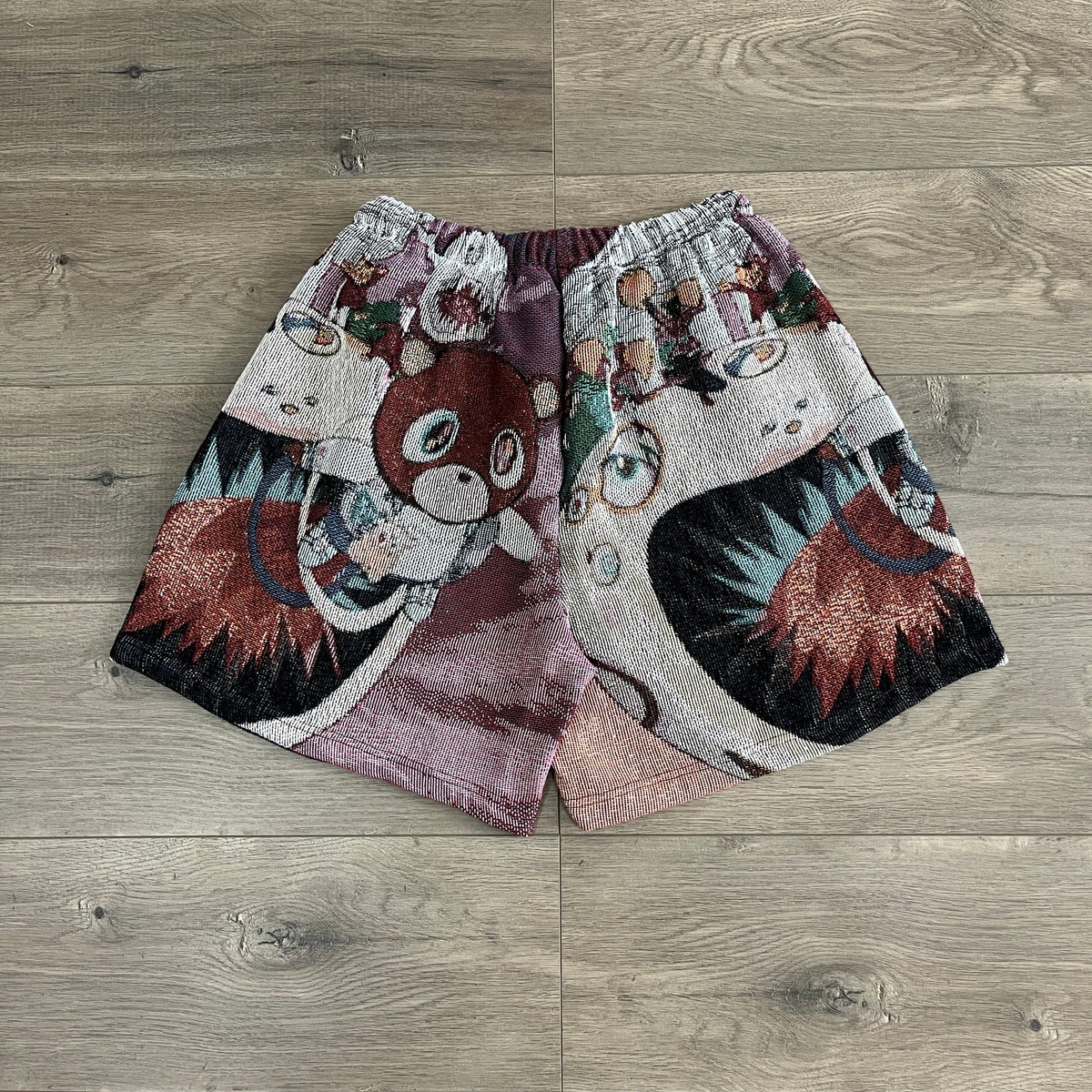 GRADUATION TAPESTRY SHORTS