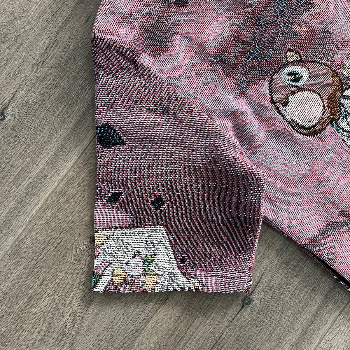 GRADUATION TAPESTRY TEE