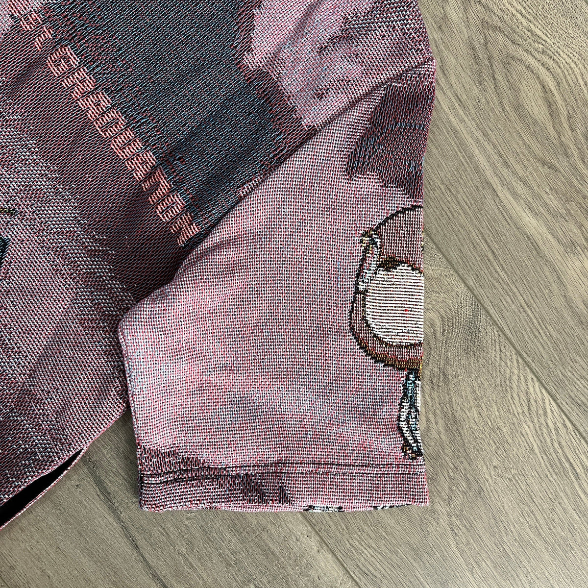 GRADUATION TAPESTRY TEE