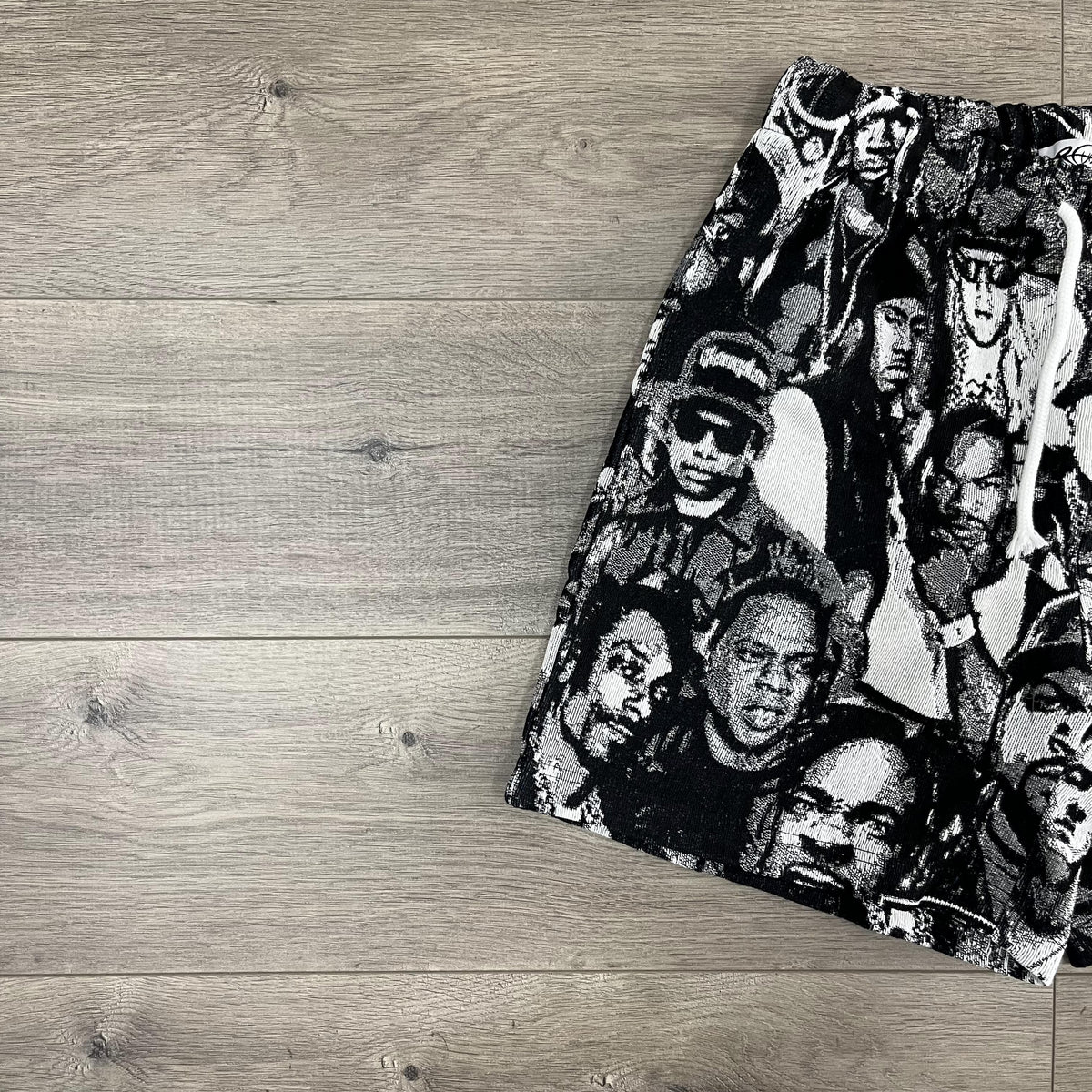 HIP COLLECTION TAPESTRY SHORTS