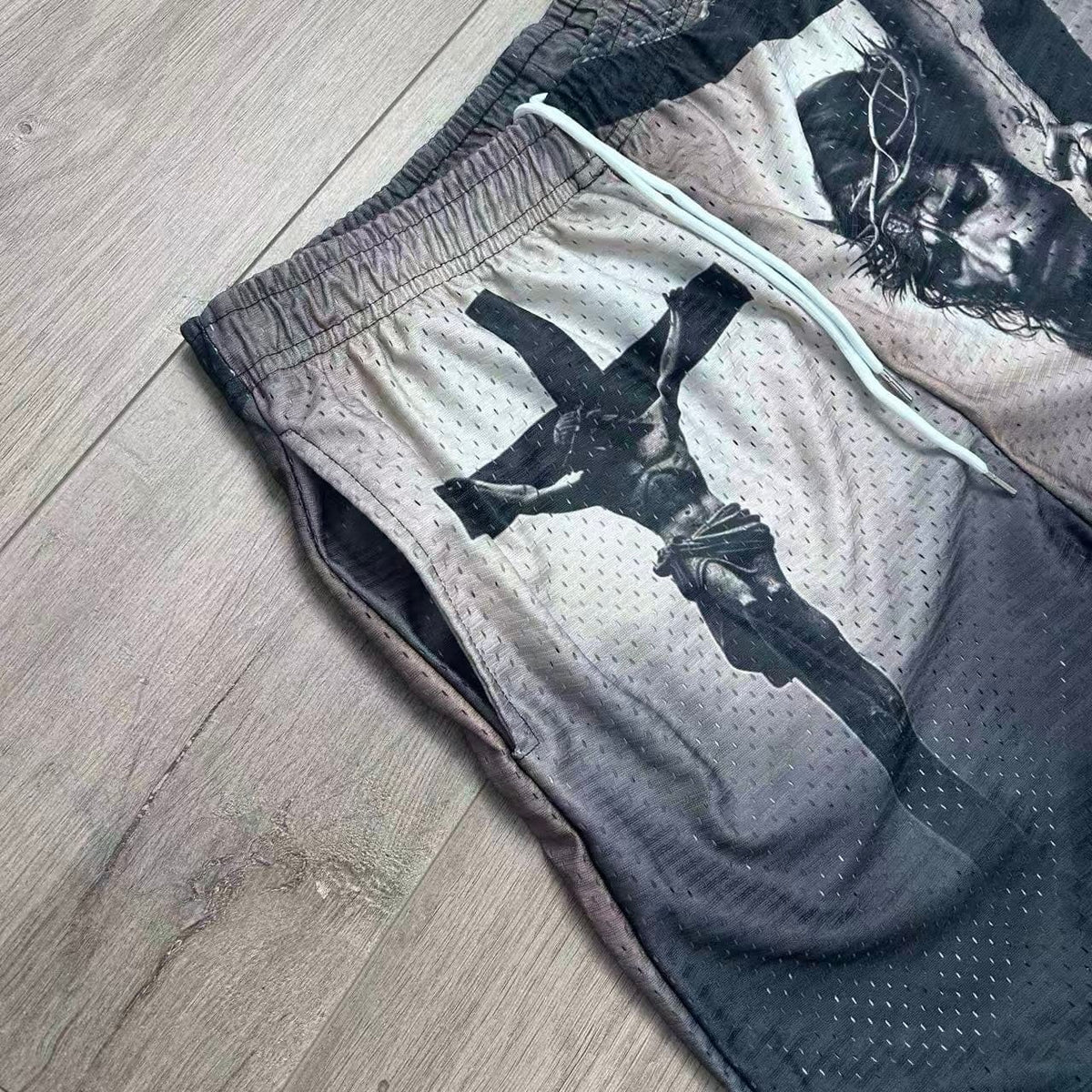 JESUS V3 MESH SHORTS-8752