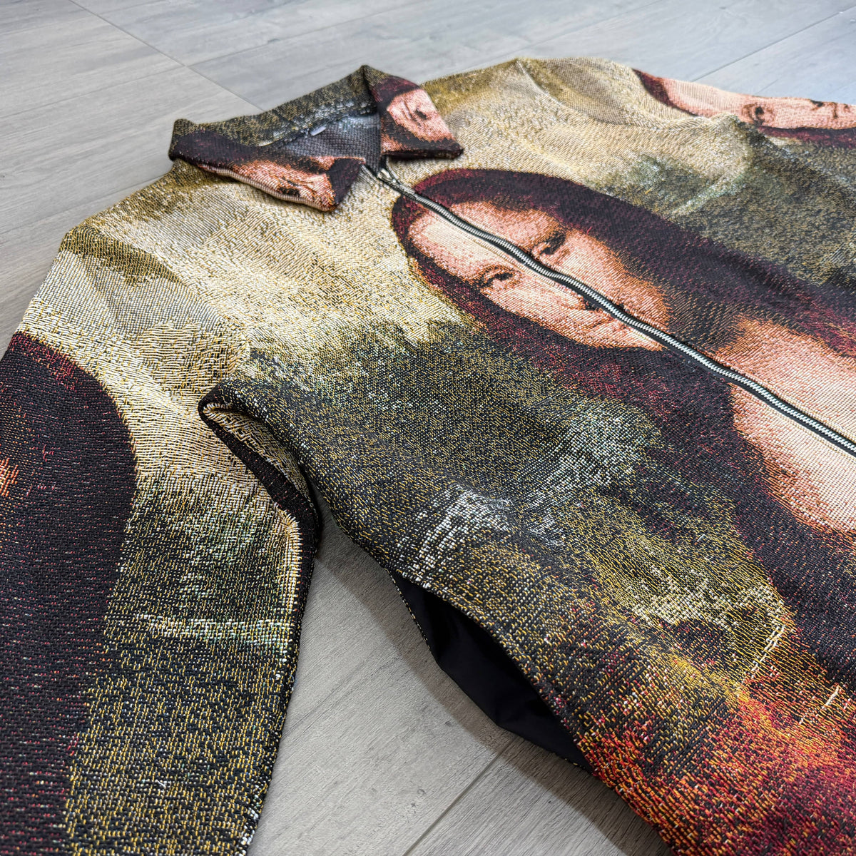 MONA LISA TAPESTRY TEE