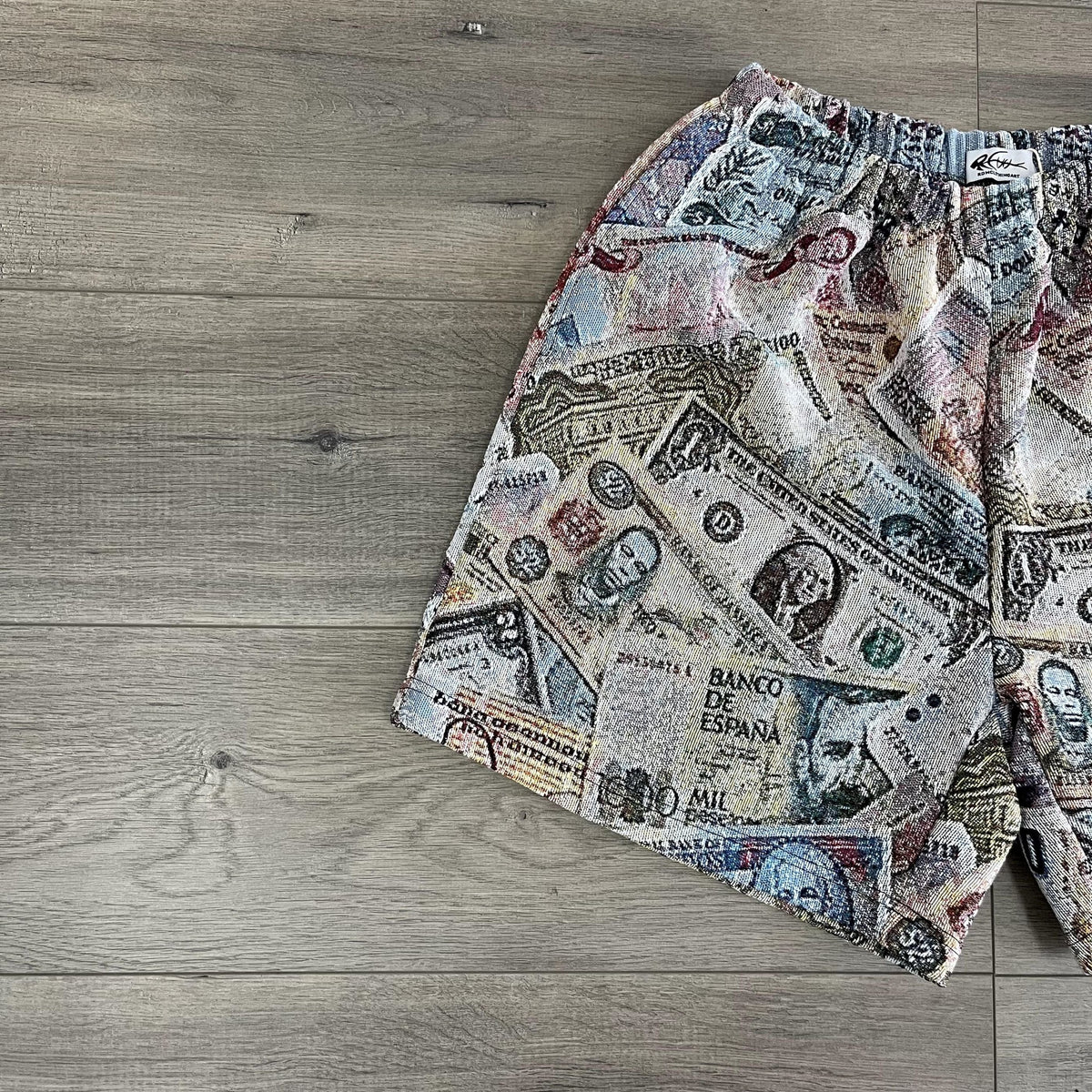 MONEY TAPESTRY SHORT