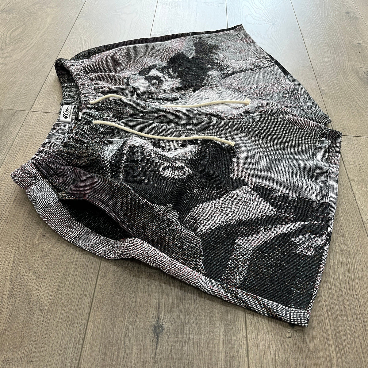 NIP TAPESTRY SHORTS
