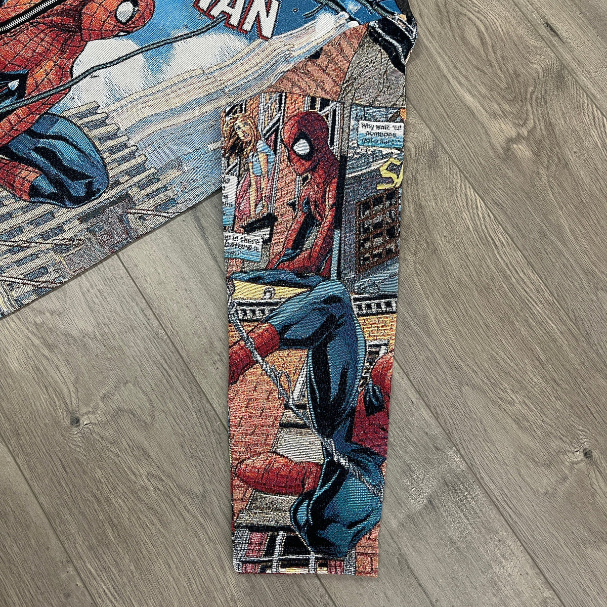 RED SPIDER V2 TAPESTRY JACKET