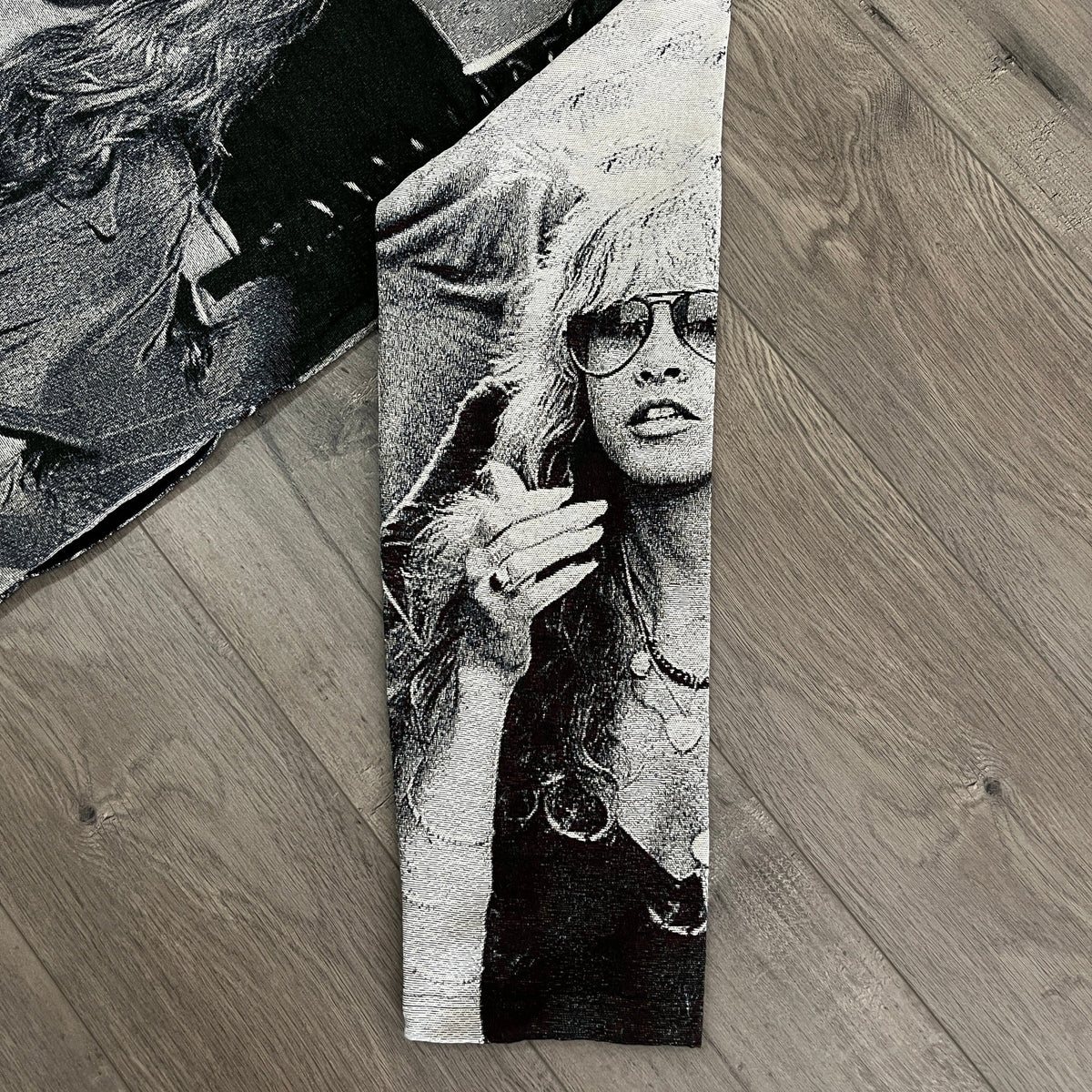 STEVIE TAPESTRY HOODIE