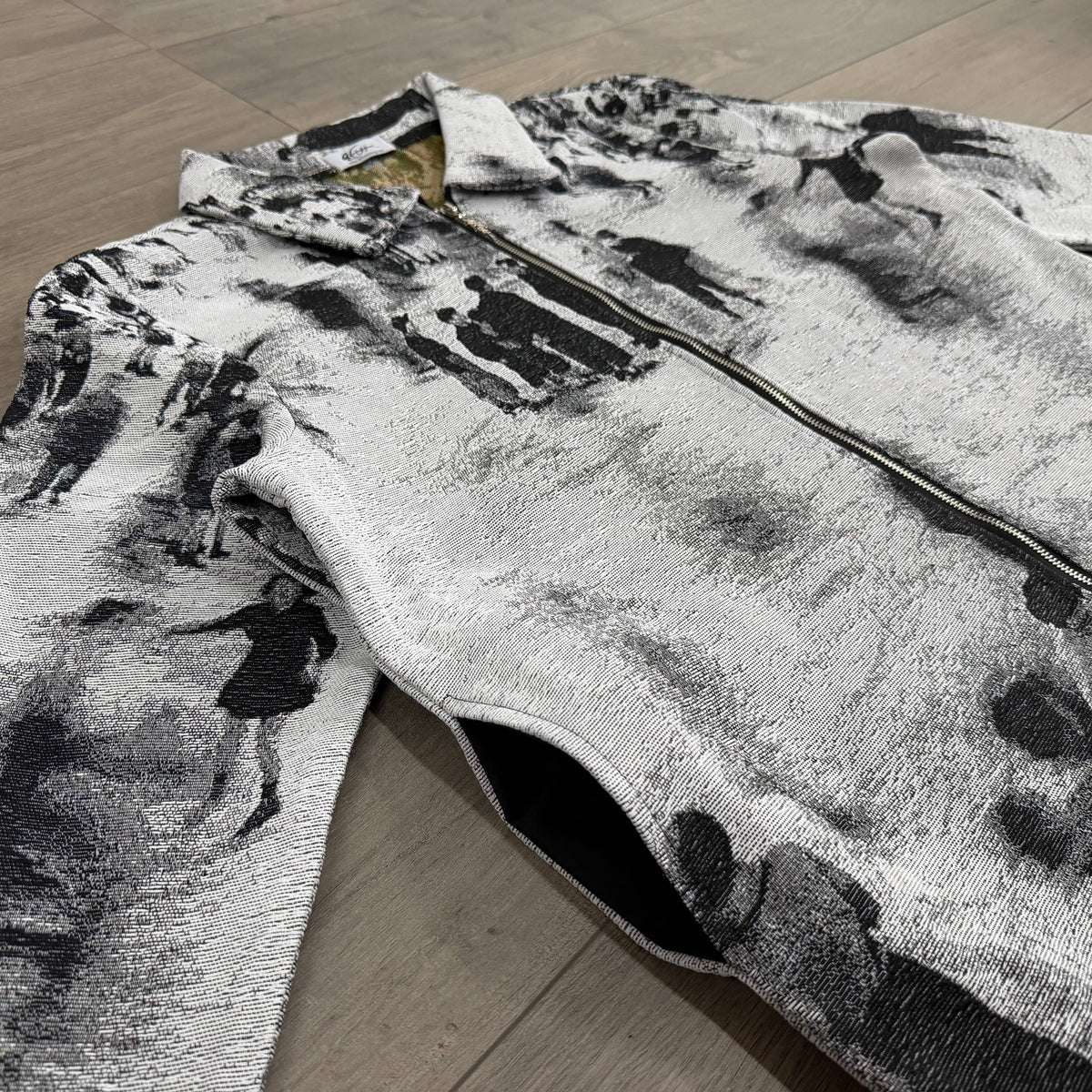 STREET TAPESTRY TEE