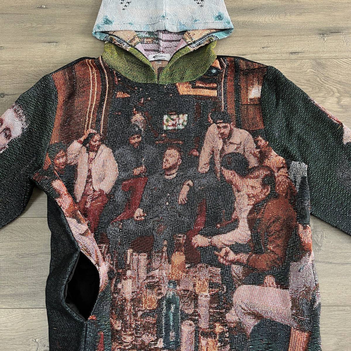 SUPERBOWL TAPESTRY HOODIE