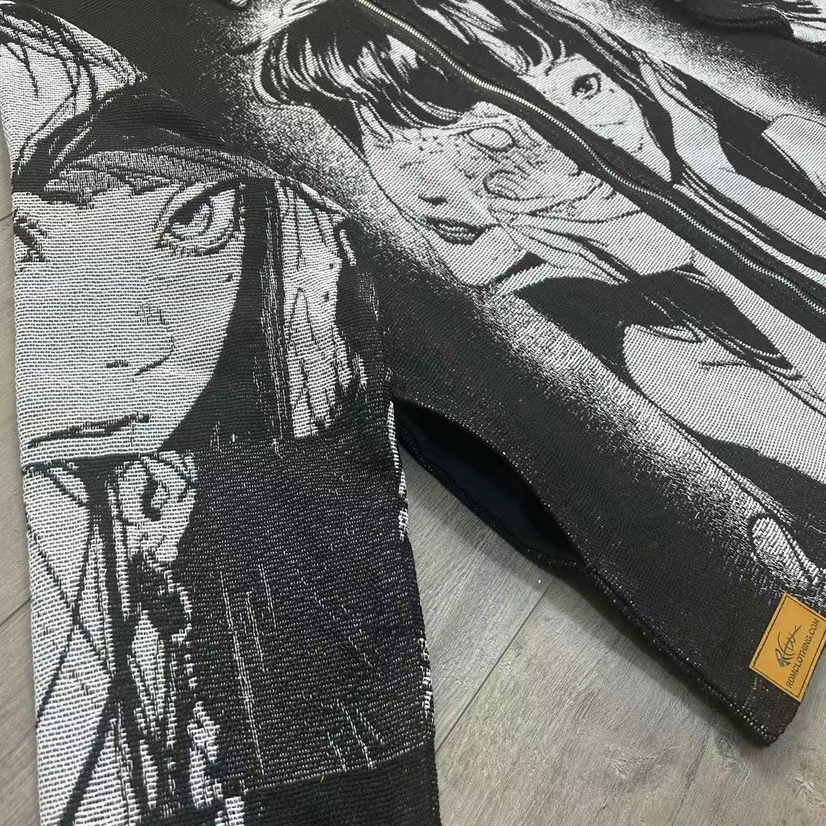 TOMIE TAPESTRY TEE