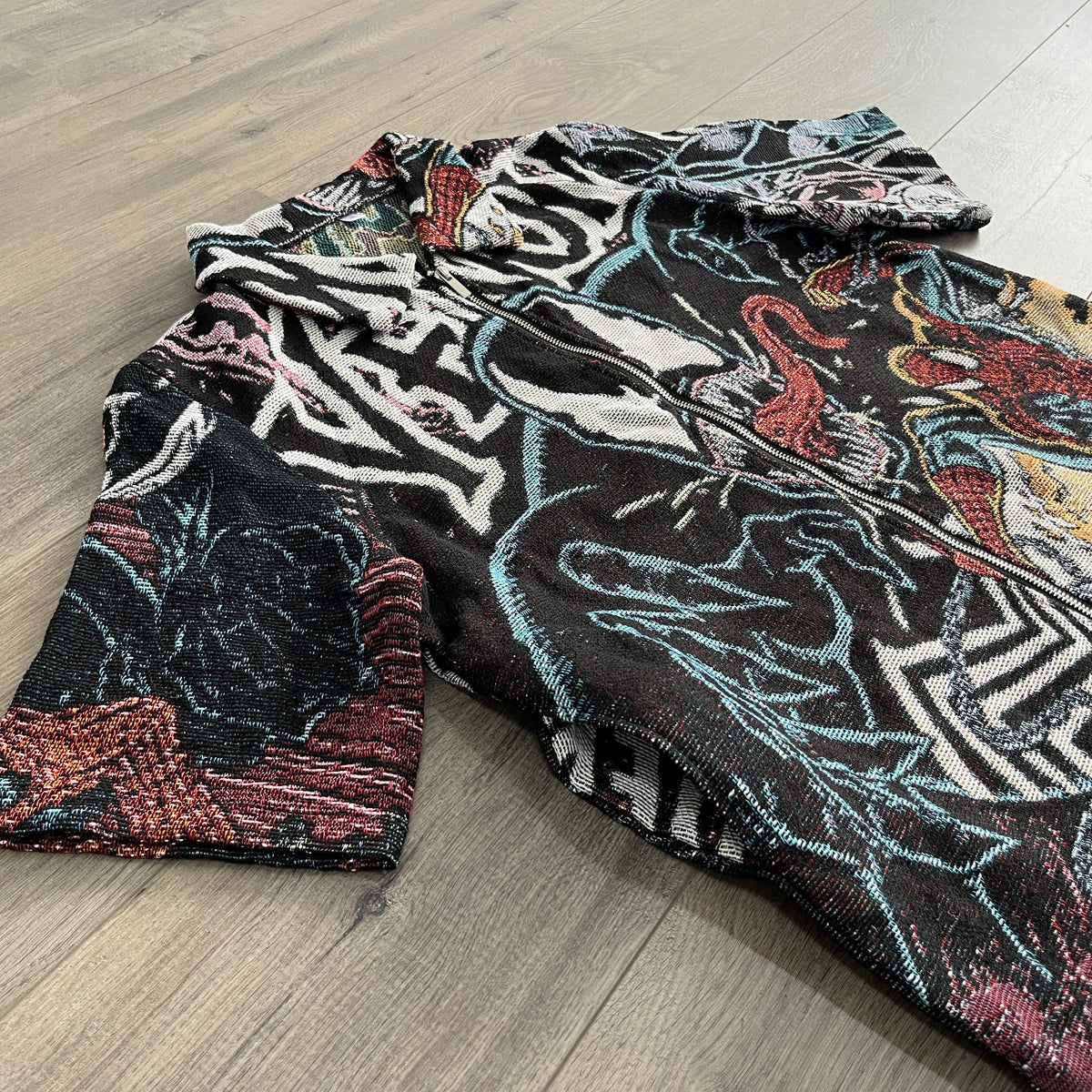 VENOM TAPESTRY TEE