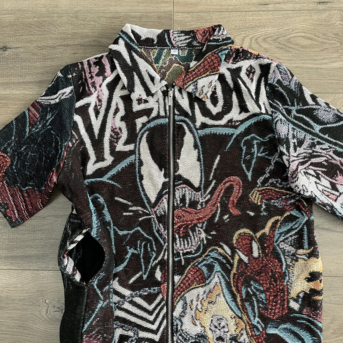VENOM TAPESTRY TEE